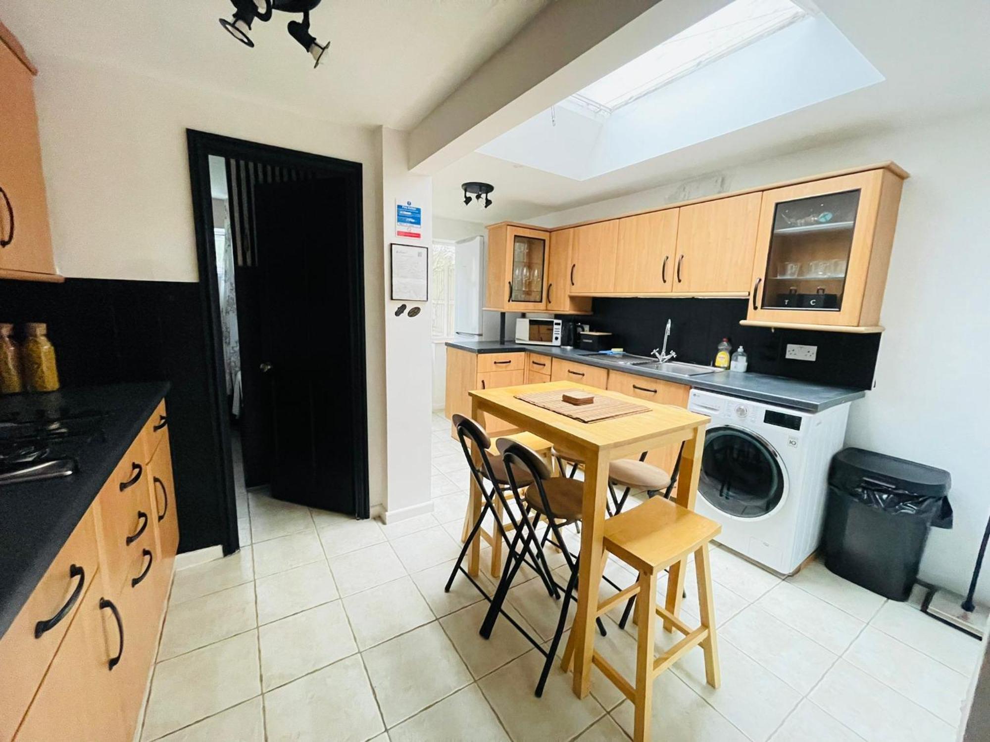 Lovely Dog Friendly, 3 Bed Home Sleeps 8, With Parking & Fenced Garden Work Contractor Leisure, Jasper Кембридж Экстерьер фото